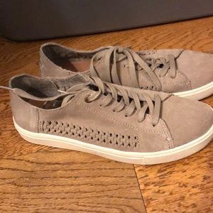 Tom’s Oxford Tan Suede Lenox Sneaker